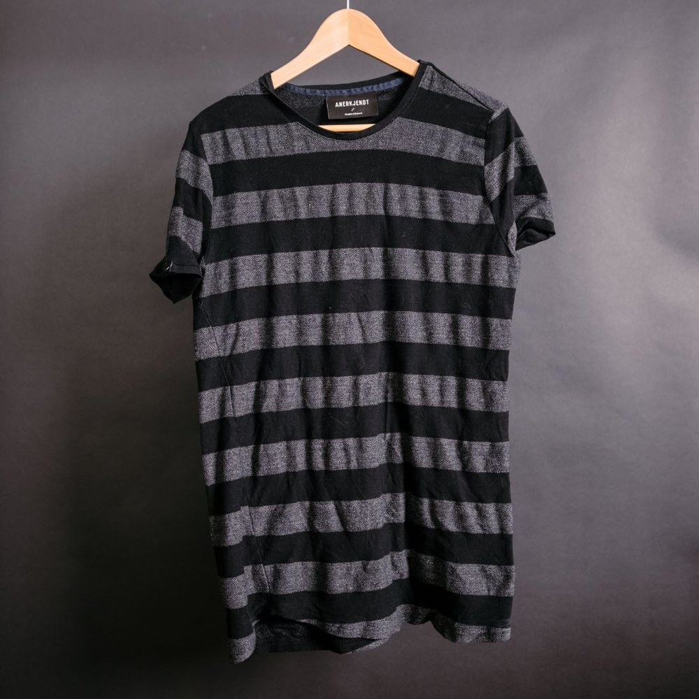 Anerkjendt Black/Gray Striped Short Sleeve Men T
